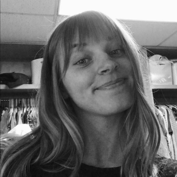 Meet your Posher, Ella - Picture 1 of 1